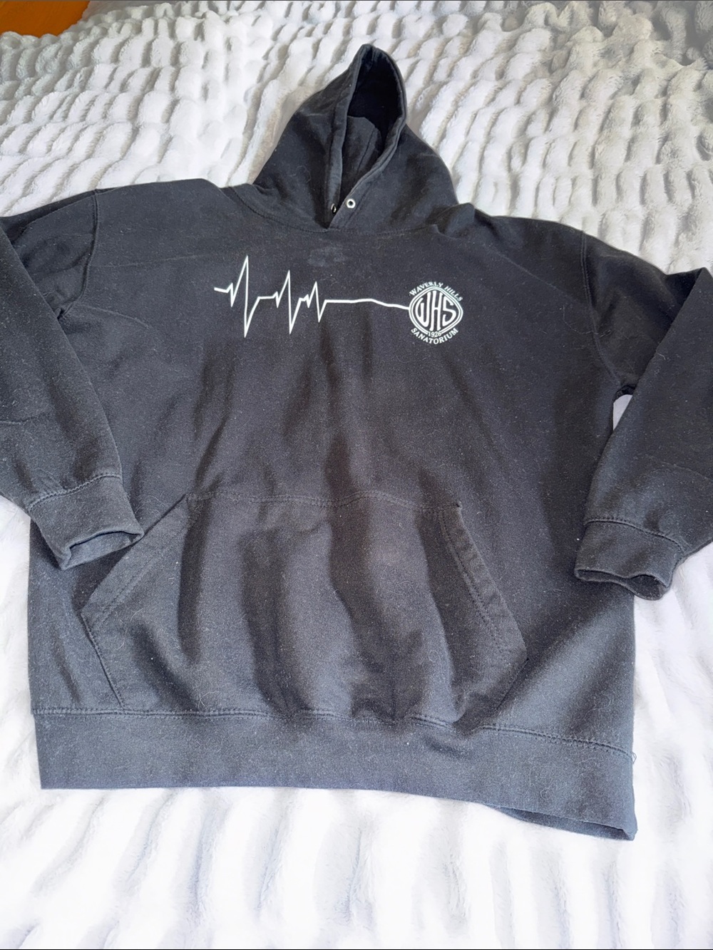 Black Graphic XL Pullover Hoodie with Heartbeat Logo Waverly Hills Sanatorium